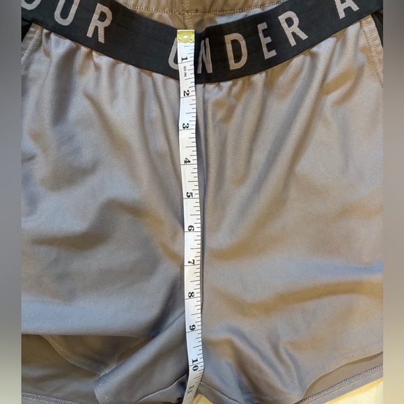 Under Armour Ladies Athletic shorts in grey/black - Picture 6 of 6